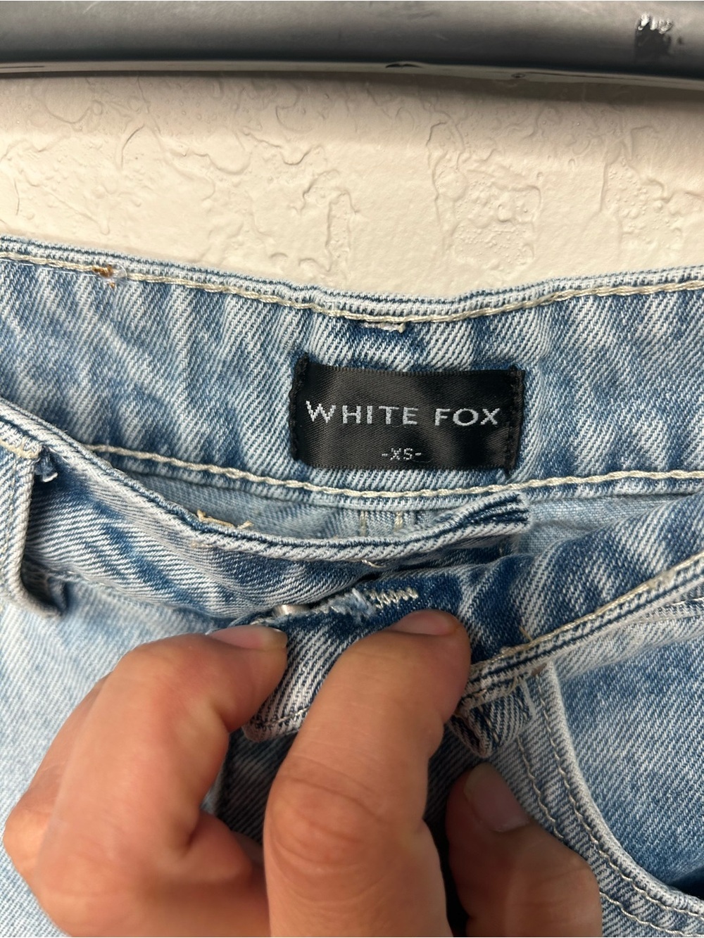 White Fox Light Wash High Rise Raw Hem Denim Shorts XS - Picture 3 of 7